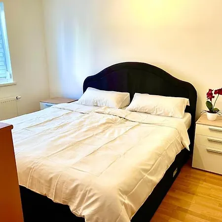 Schoene Mit Eigenen Eingang Und Terrasse * Κλάγκενφουρτ