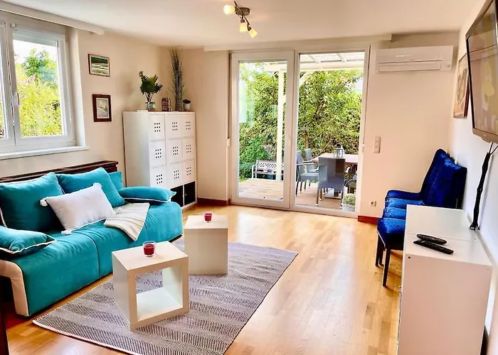 Schoene Mit Eigenen Eingang Und Terrasse