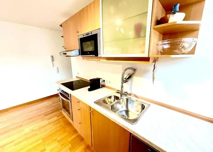 Schoene Mit Eigenen Eingang Und Terrasse